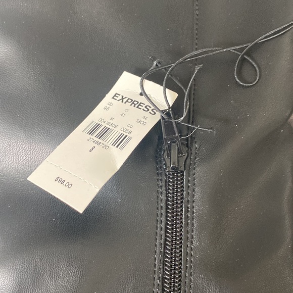 Express Boots - Picture 5 of 5